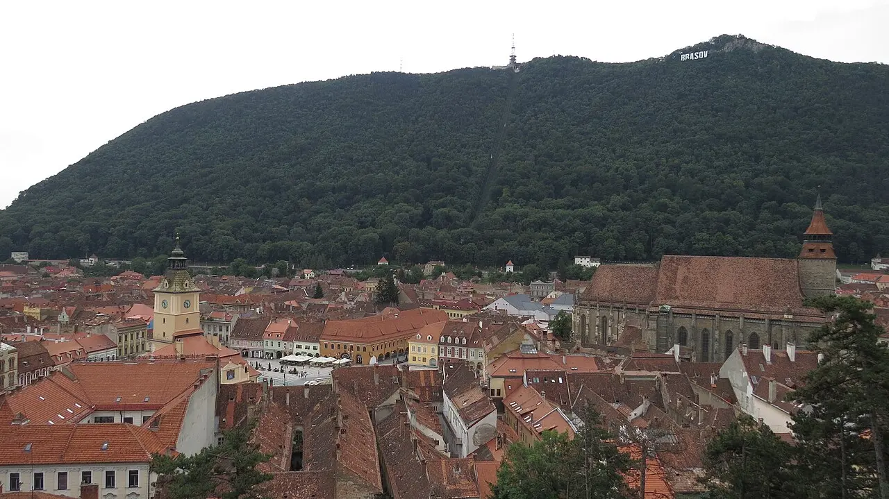 Centrul istoric al Brașovului și muntele Tâmpa